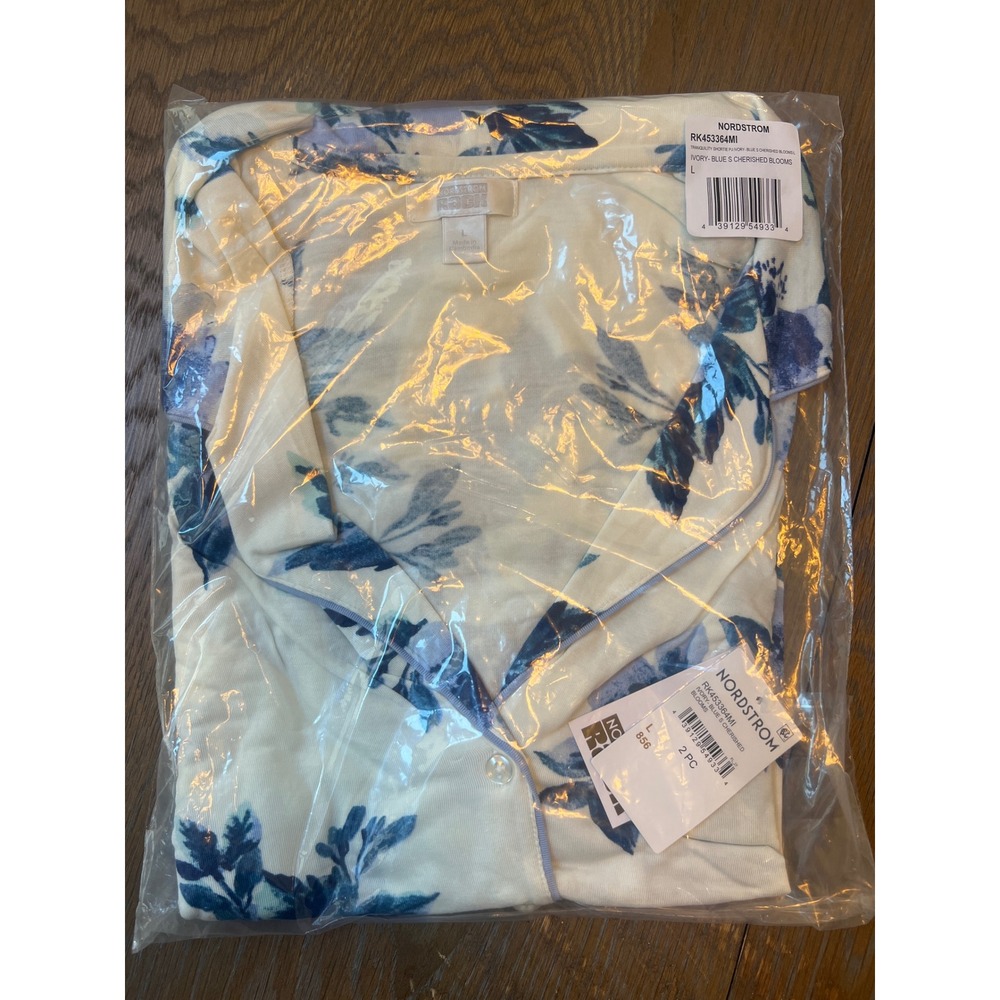 Nordstrom Tranquility Floral PJ Set - Picture 4 of 4